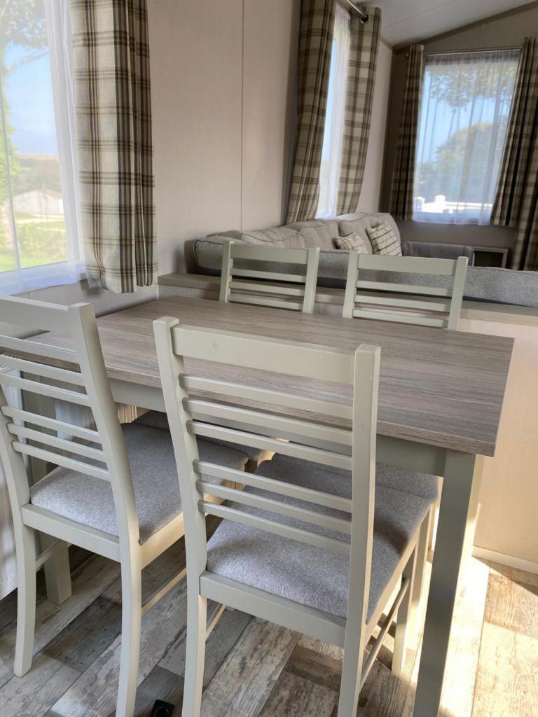 Luxury Holiday Home Sleeps 6 Pet Friendly سانت أوستيل المظهر الخارجي الصورة